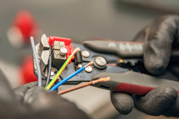 Best Emergency Electrician Near Me  in Flatonia, TX